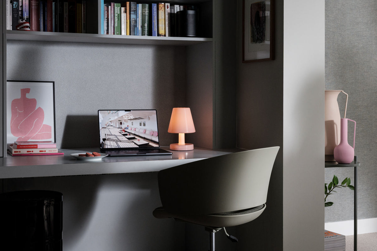 Lampe Edison The Ambiance rose Fatboy dans un intérieur