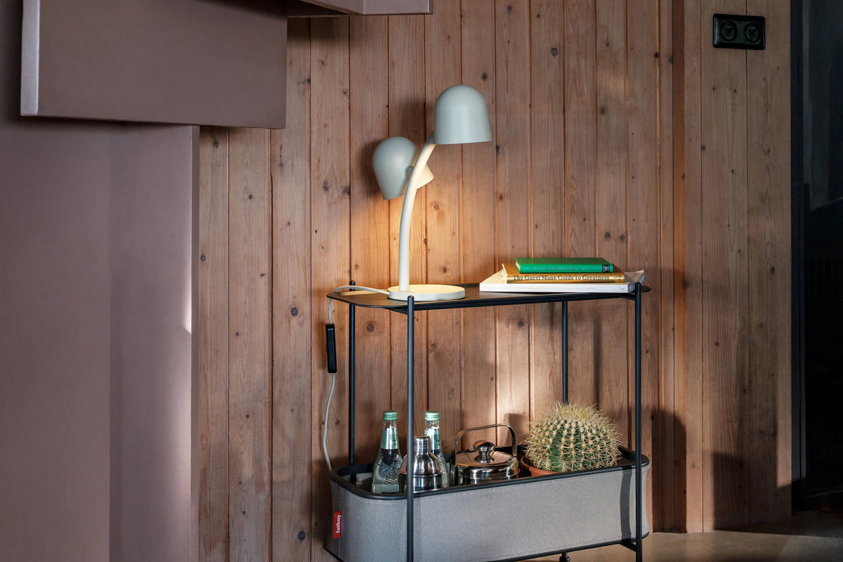 Lampe Little Lebow Bone Fatboy dans un intérieur, éclairage chaleureux