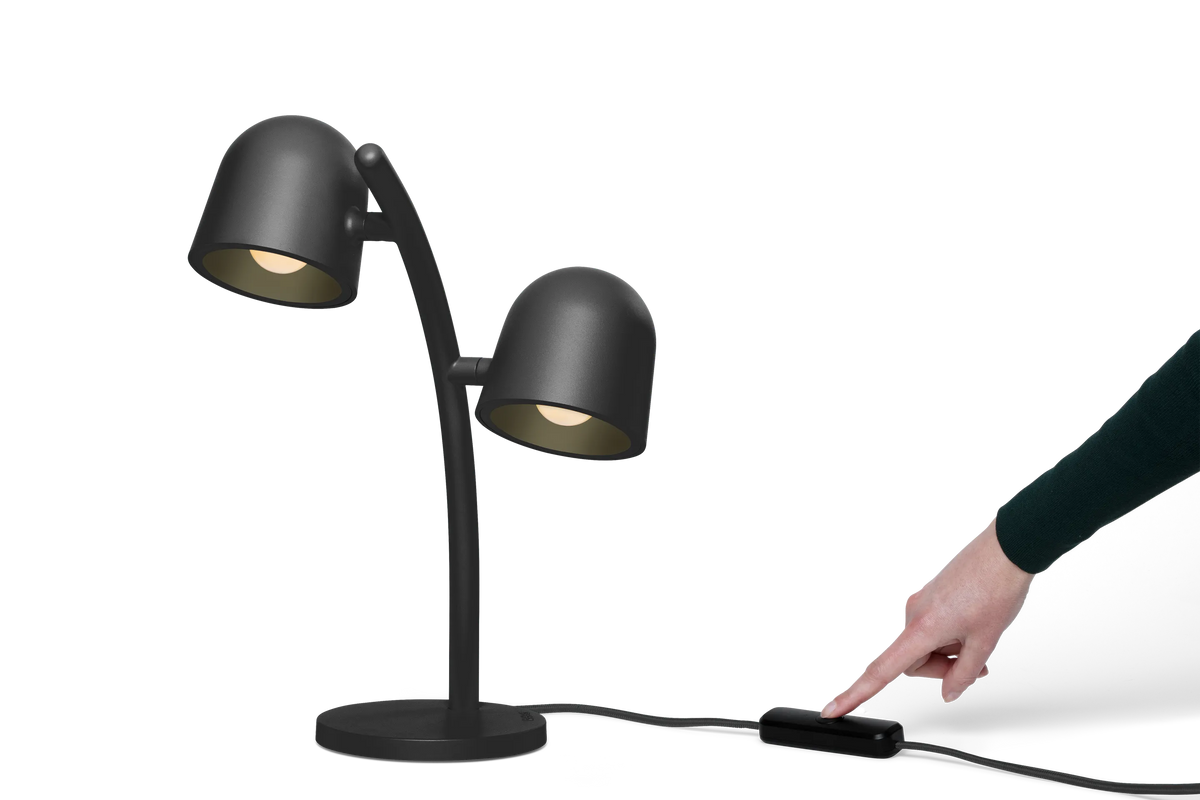 Lampe Little Lebow Anthracite Fatboy allumée