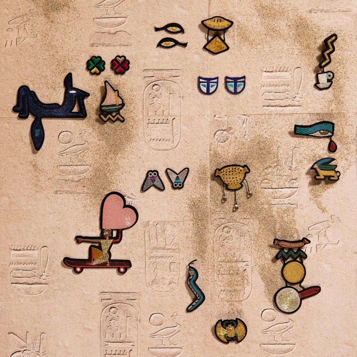 Atoum - Broche Brodée Main - Macon&Lesquoy