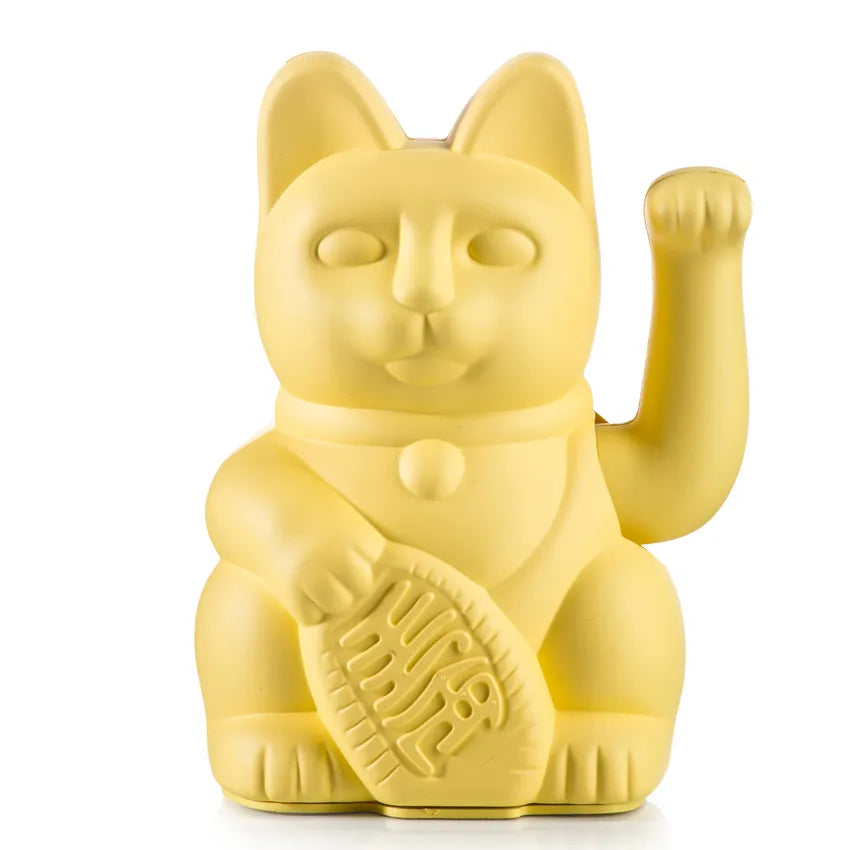 Maneki Neko jaune chat porte-bonheur japonais symbole de joie et d'optimisme