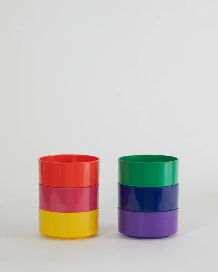 Vaisselle Max Rainbow de Heller - set de 6 assiettes empilables aux couleurs de l'arc en ciel - Design Leila et Massimo Vignelli 1964 