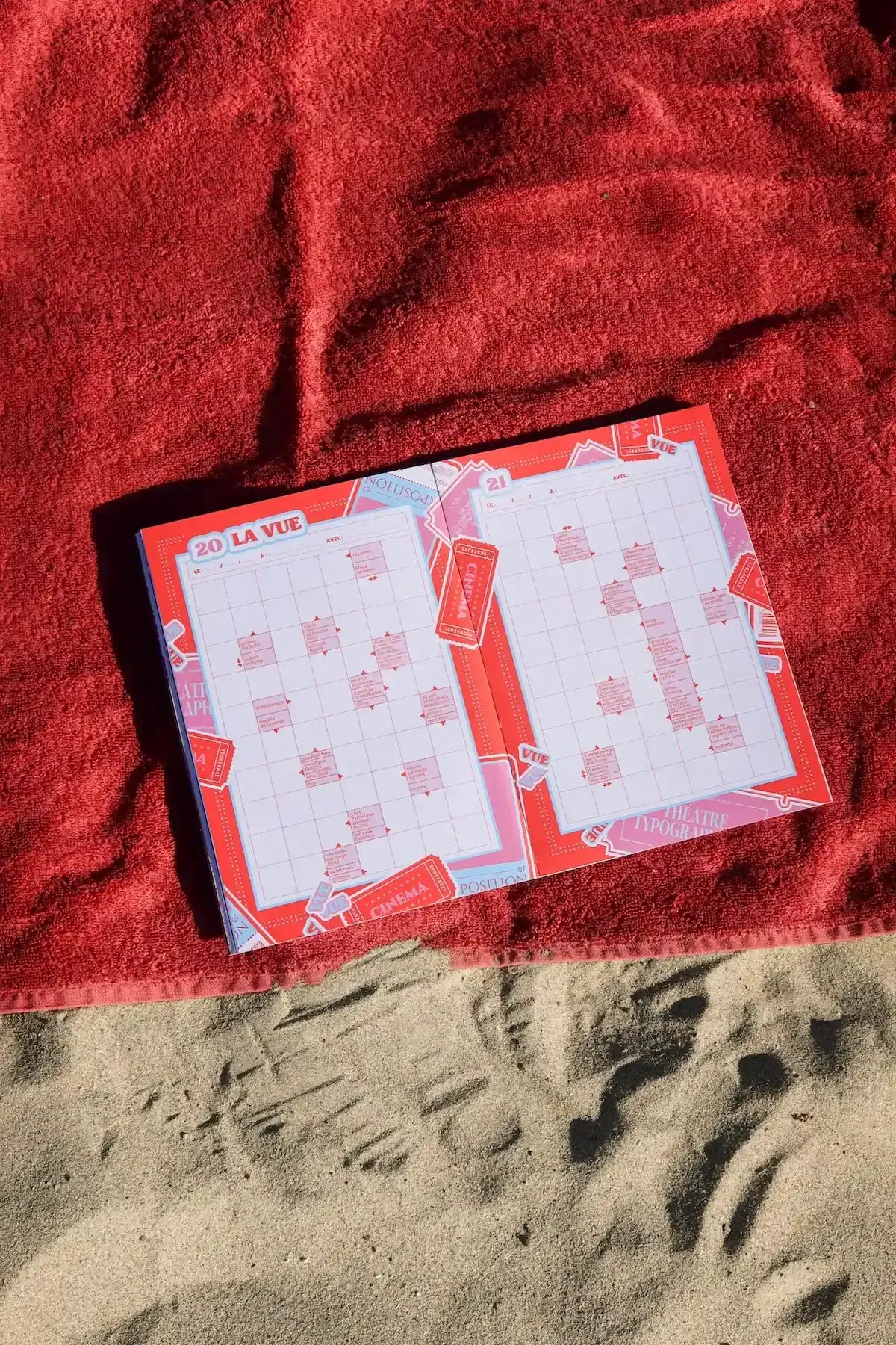 Mots Fléché Grillé N°6 sur une plage et sa grillé thématique sur la « Vue » 