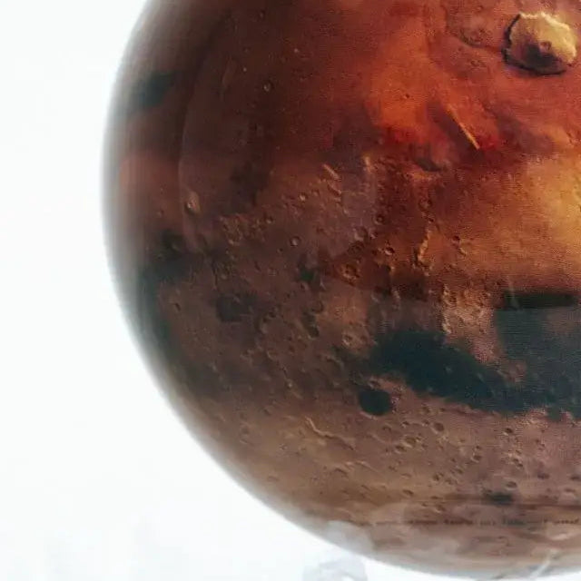 Mova Globe Mars vu de près