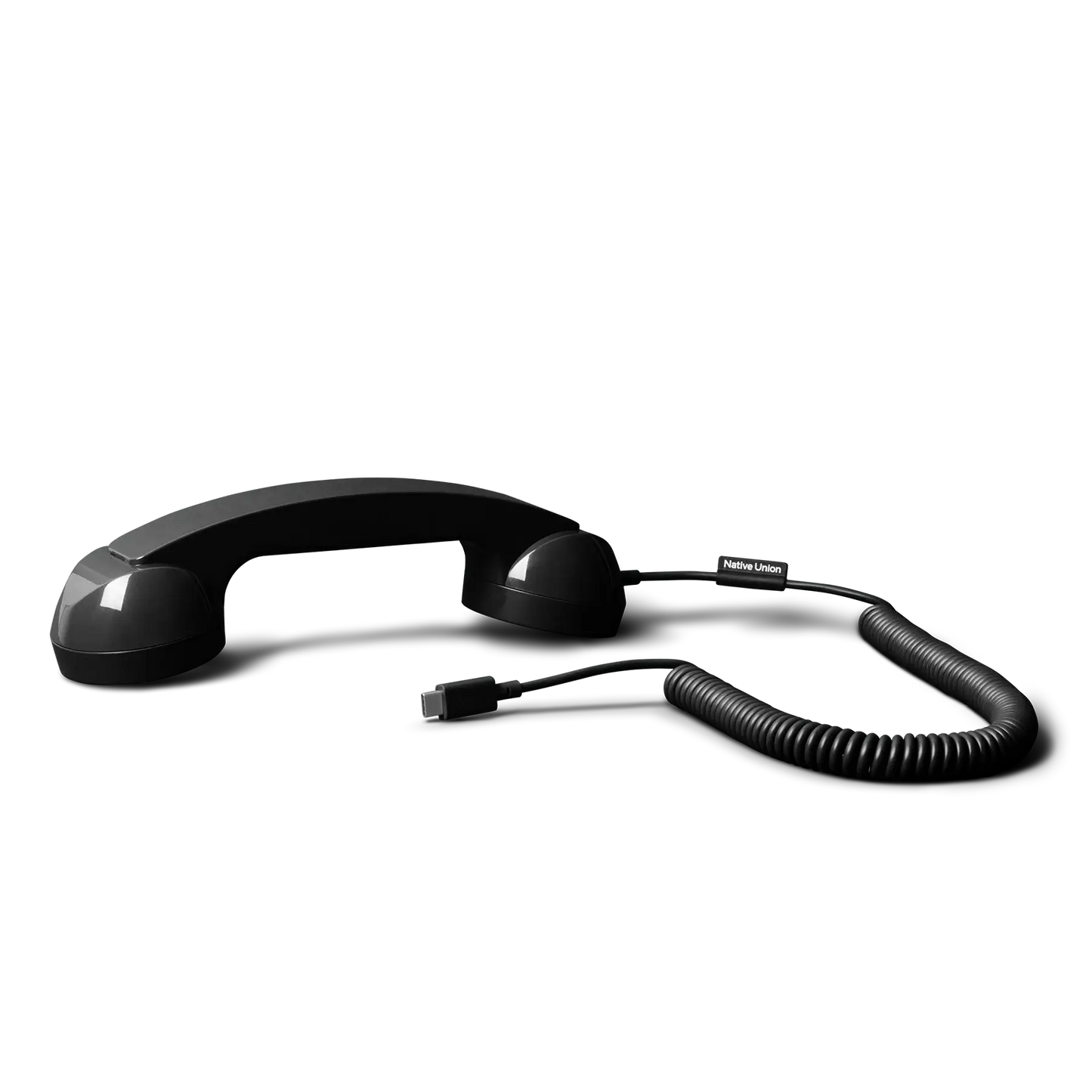 Combiné de téléphone Pop Phone Noir de chez Native Union avec son cordon USB-C