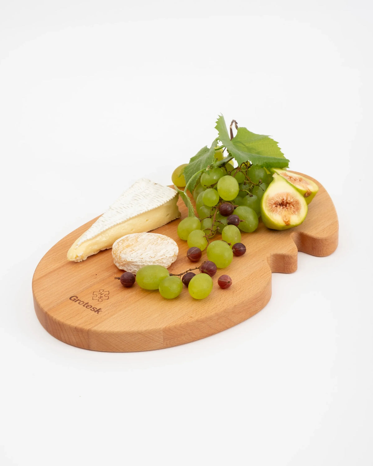 Cheese Head AOC02, planche en bois, Grotesk pour Home Studyo avec fromage et fruits