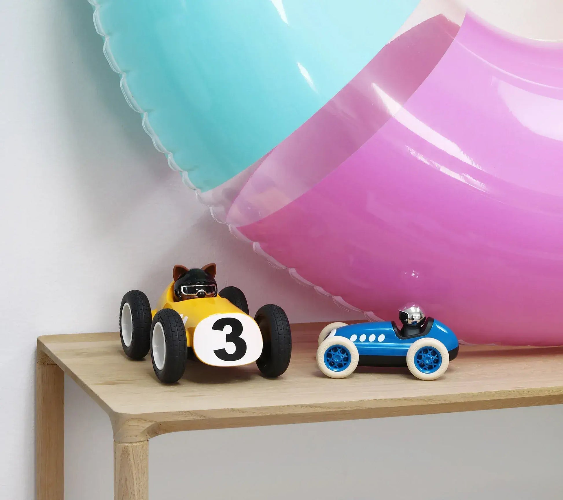 Voitures miniatures Playforever Egg Sunnysider et Loretino