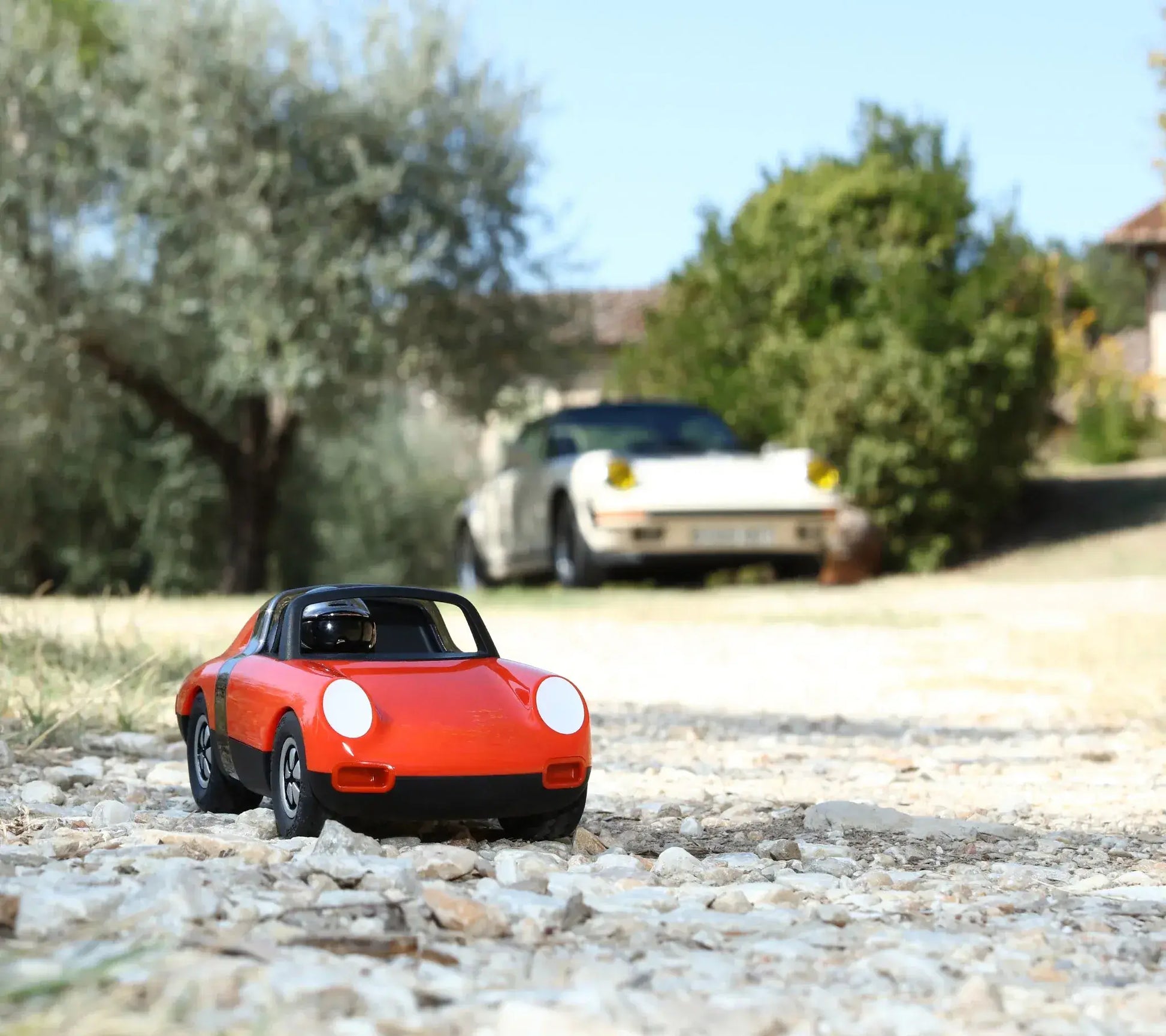 Profil de la voiture miniature Playforever Luft Biba orange