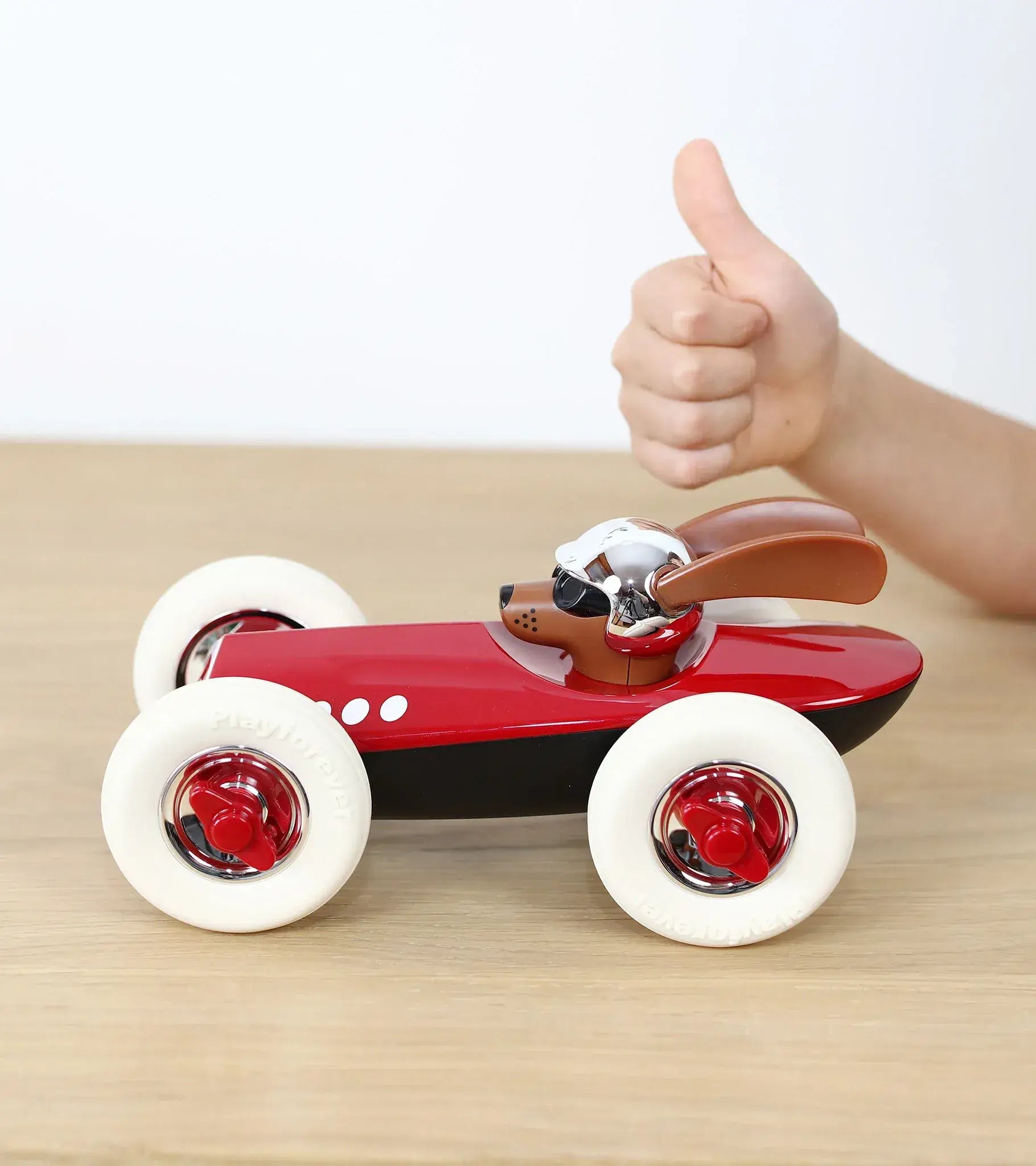 Voiture miniature Playforever Rufus Patrick rouge échelle de taille