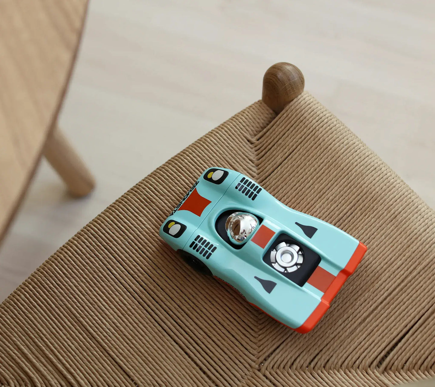 Vue de dessus de la voiture Playforever Zemonsta Klaus turquoise