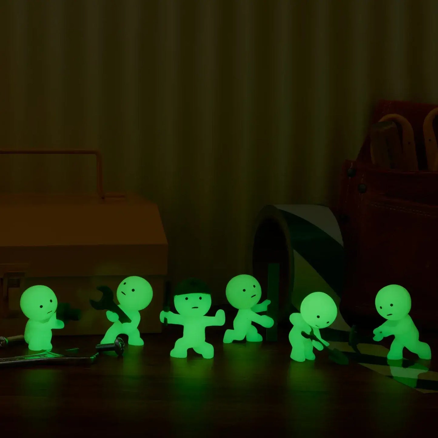 Les Smiski Construction sont phosphorescents