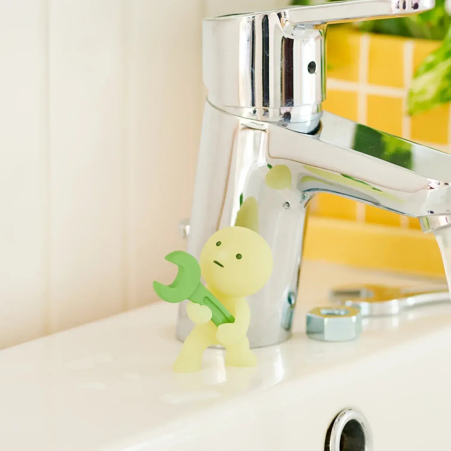 Smiski Construction bricolant le lavabo