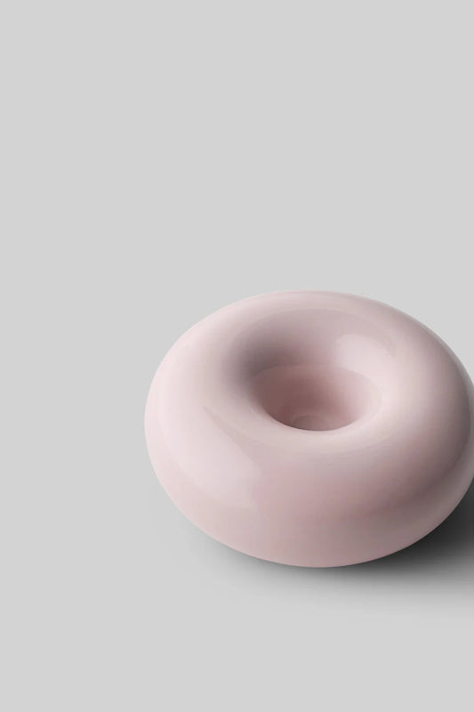 Petit bougeoir Bob rose par Studio About prise de vue isométrique