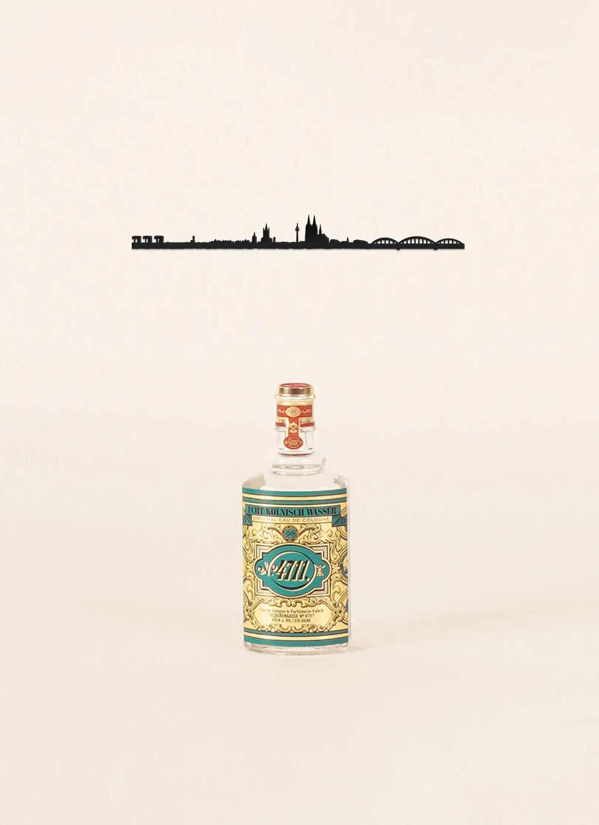 Mini Line Cologne : silhouette en acier noir de la ville par The Line