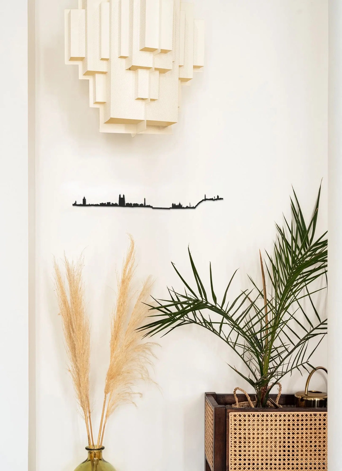 Silhouette murale de Tunis accroché dans une pièce de vie