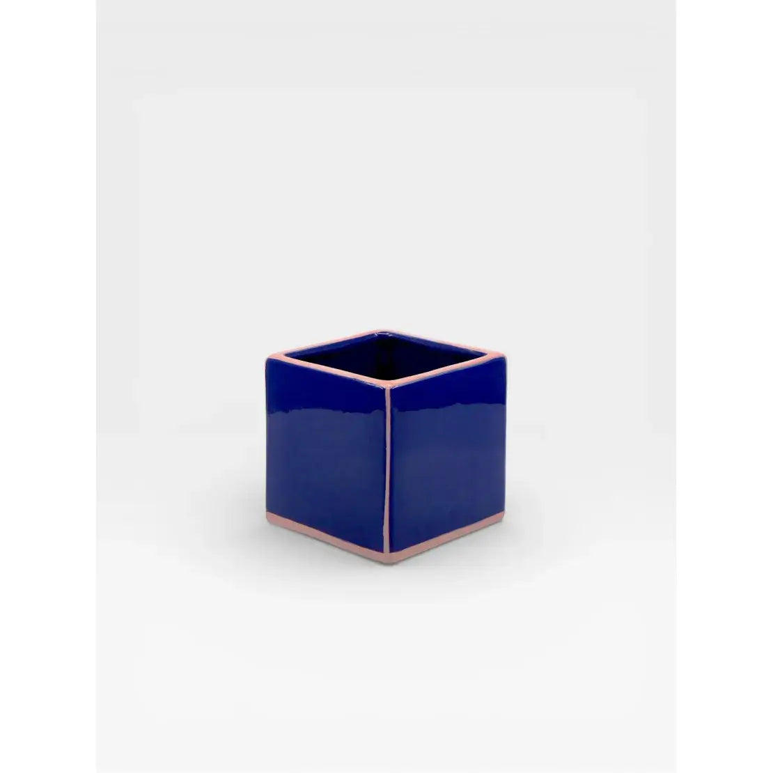Vase en céramique bleu et rose design graphique collection Tile vu de profil