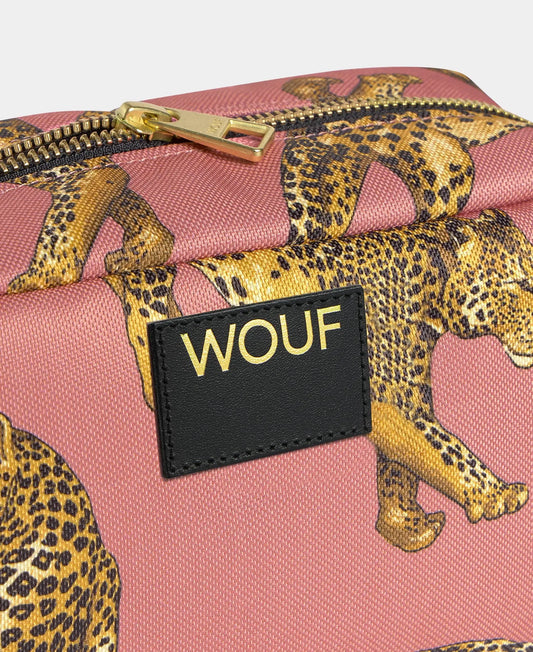 Détails de la texture de la trousse de toilette Wouf Blush Léopard