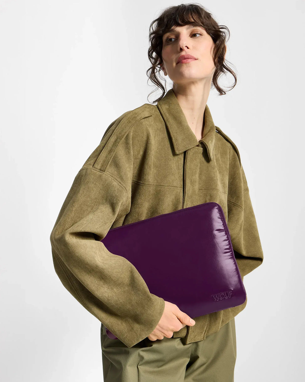 Photo mannequin de la housse de protection Plum pour ordinateur 13 et 14 pouces