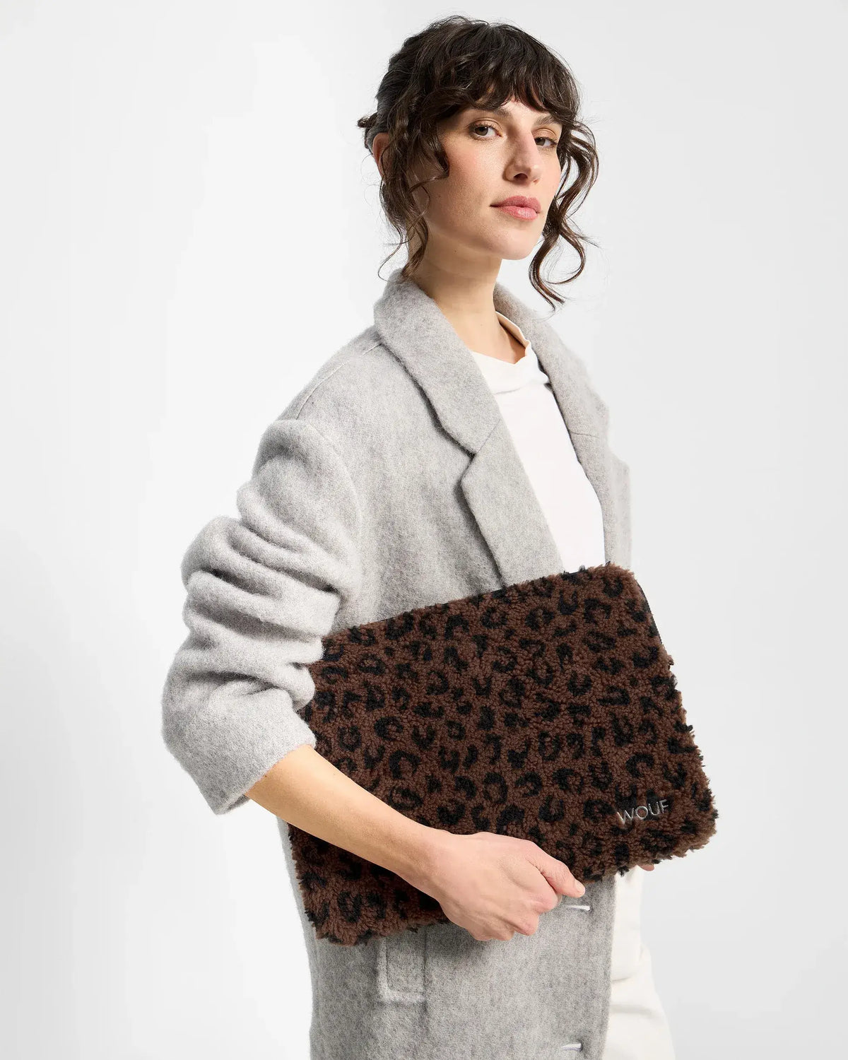 Photo mannequin de la housse de protection Romy pour ordinateur 13 et 14 pouces