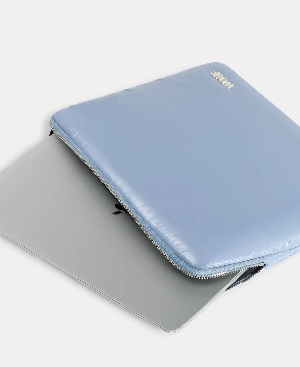 Housse de protection Steel avec ordinateur Mac Book à l'intérieur