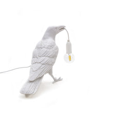Charger l&#39;image dans la galerie, Waiting Bird  - Lampe à Poser Corbeau Blanc
