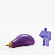 Charger l&#39;image dans la galerie, Cubebot Micro Violet- Robot Articulé en bois - Areaware
