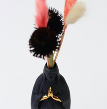 Charger l&#39;image dans la galerie, Soliflore en forme de vierge grand modèle - noir mat - Atelier Saf
