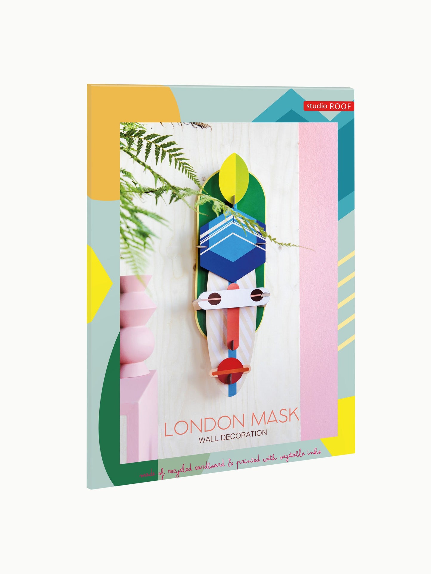Masque Londres, décoration murale colorée en carton recyclé, à monter soi-même, par Studio Roof