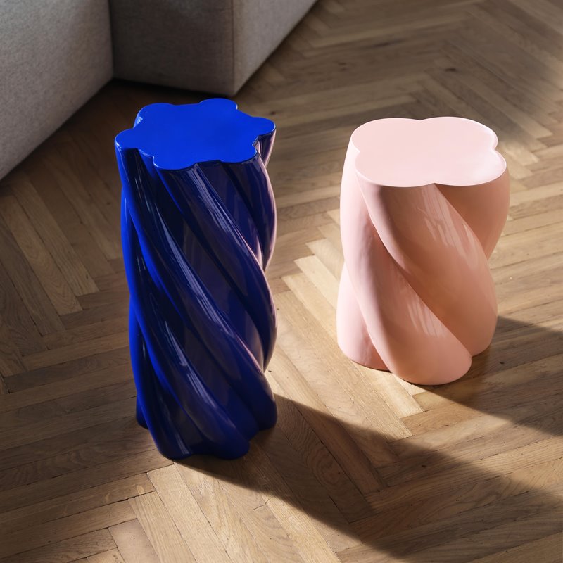 Marshmallow Pillar Rose - Table d'Appoint ondulée en fibre de verre - Klevering