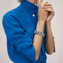 Charger l&#39;image dans la galerie, Flat Chain Pigeon Mat - Bracelet grosses mailles en acétate bleu mat - Vanessa Baroni
