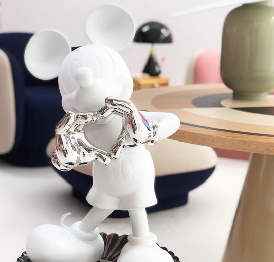 Mickey With Love par Kelly Hoppen - figurine en résine 30 cm Blanc et Argent - Leblon Delienne