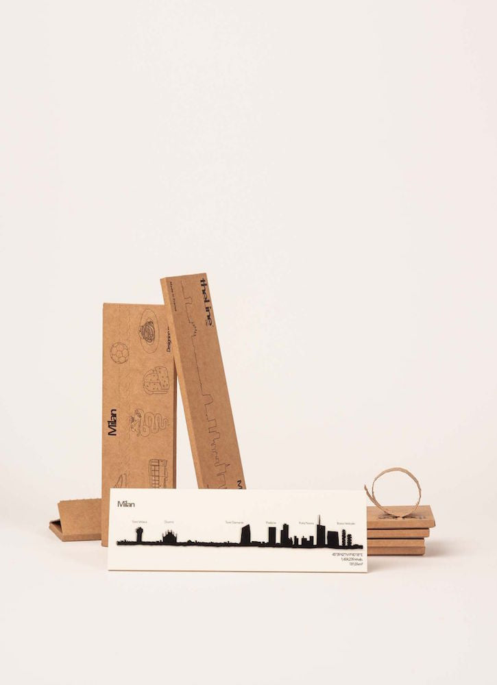 The Line Mini Milan - silhouette de ville en acier sur support cartonné - The Line