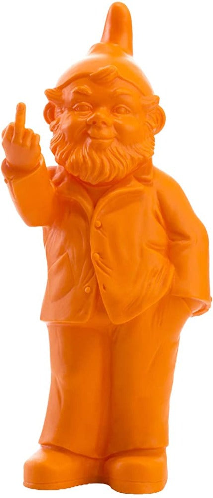Sponti orange d’Ottmar Hörl, nain de jardin doigt d’honneur