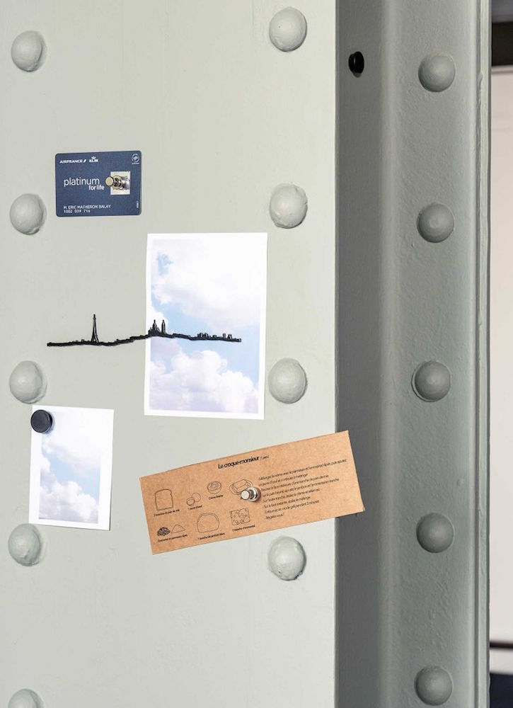 The Line Mini Paris - skyline 19 cm en acier sur support cartonné - The Line