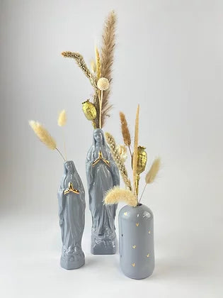 Marie bleu gris M - soliflore en porcelaine en forme de vierge - Atelier Saf