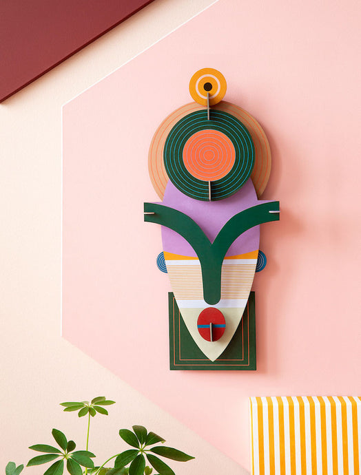 Masque Sydney, décoration murale colorée en carton recyclé, à monter soi-même, par Studio Roof